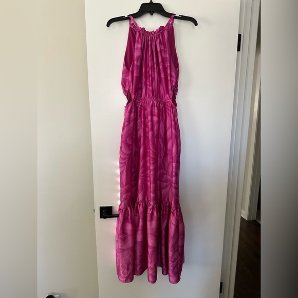 Taylor Dresses & Skirts - Size 4 Women’s Taylor Pink Halter Maxi Dress